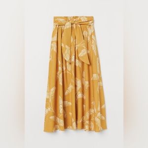 H&M Linen Blend Skirt with Banana Leaf Pattern